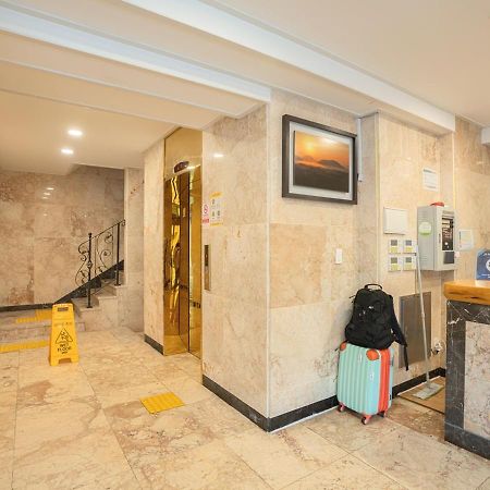 J2 Family Hotel Jeju Bagian luar foto