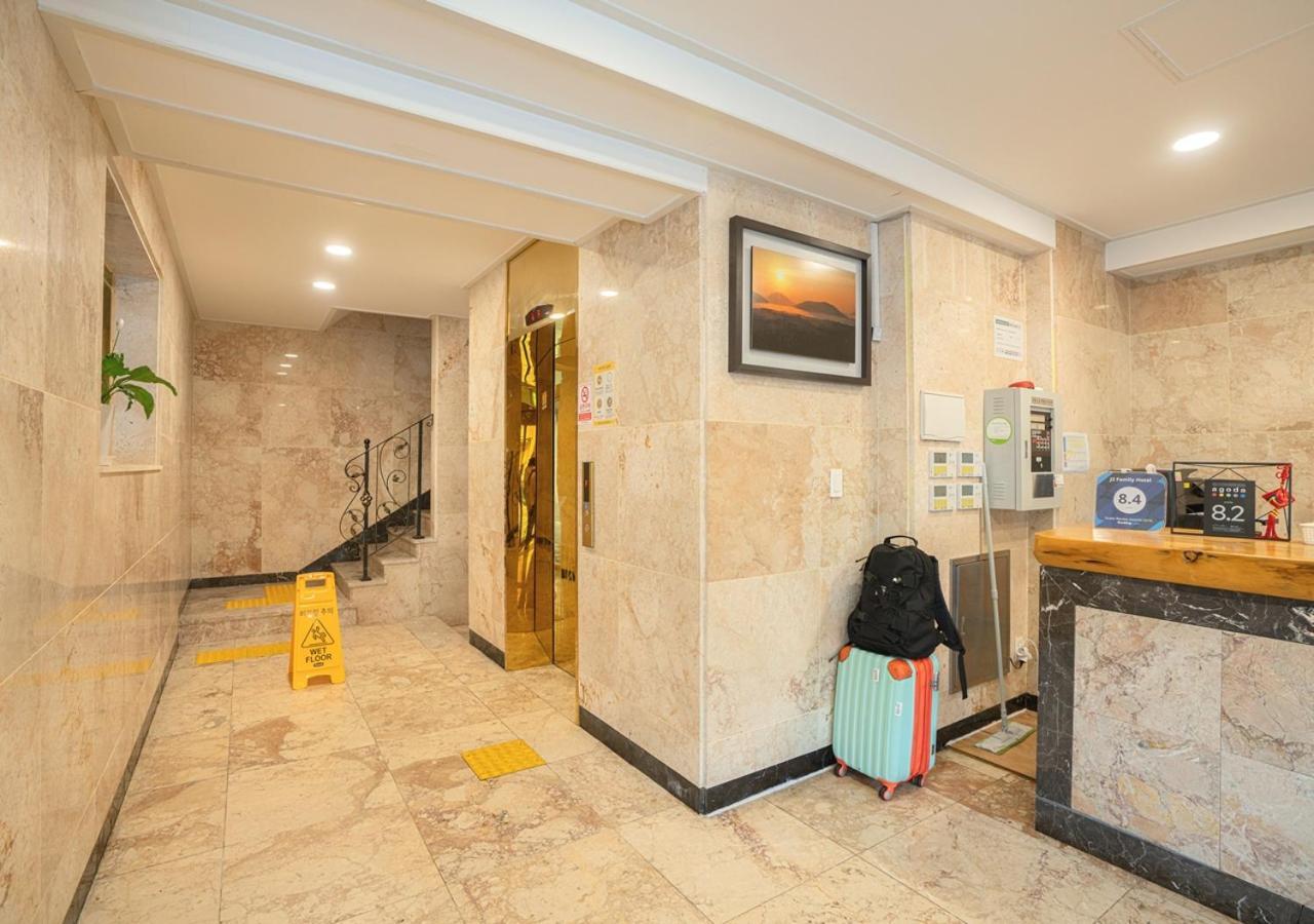 J2 Family Hotel Jeju Bagian luar foto