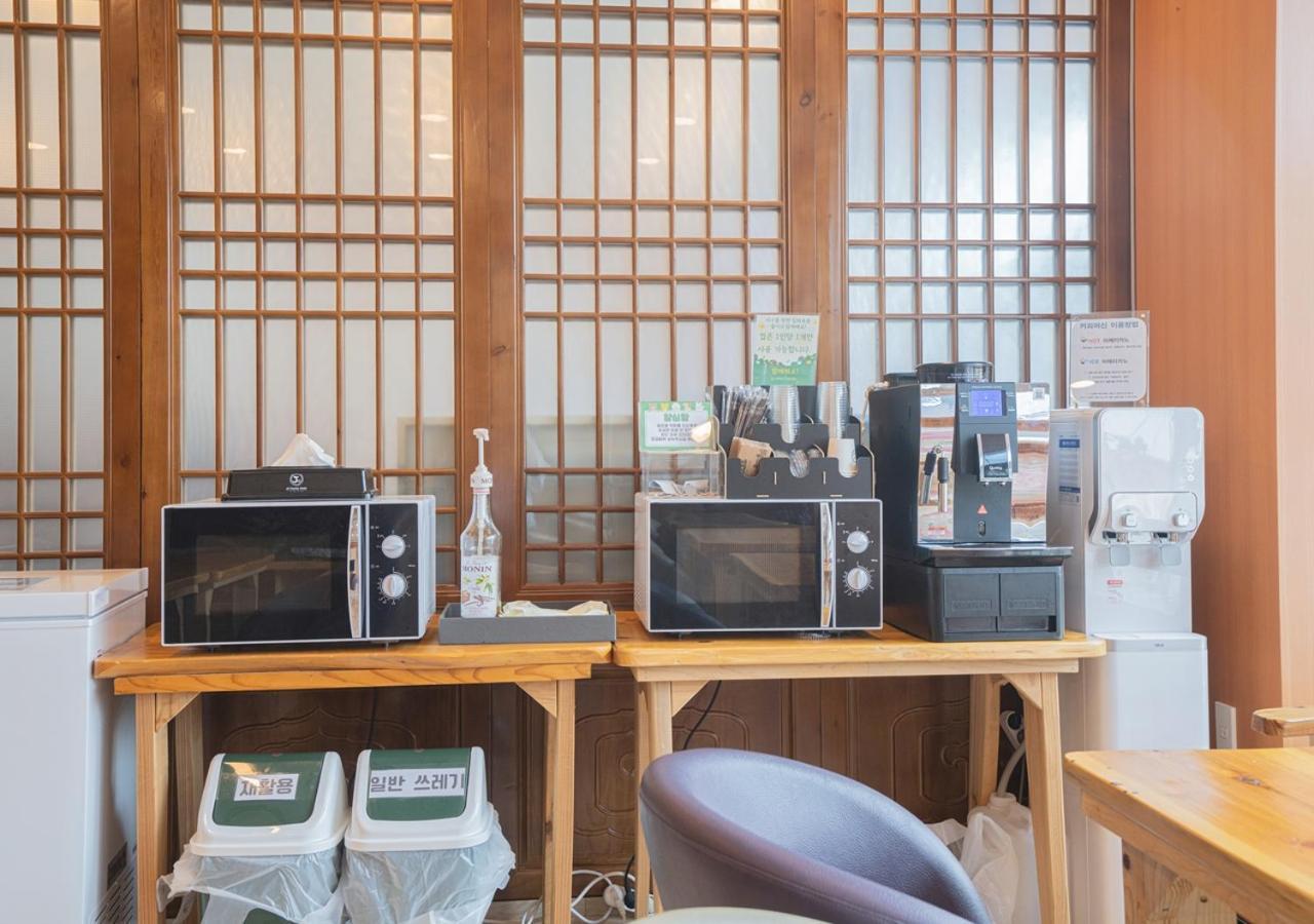 J2 Family Hotel Jeju Bagian luar foto