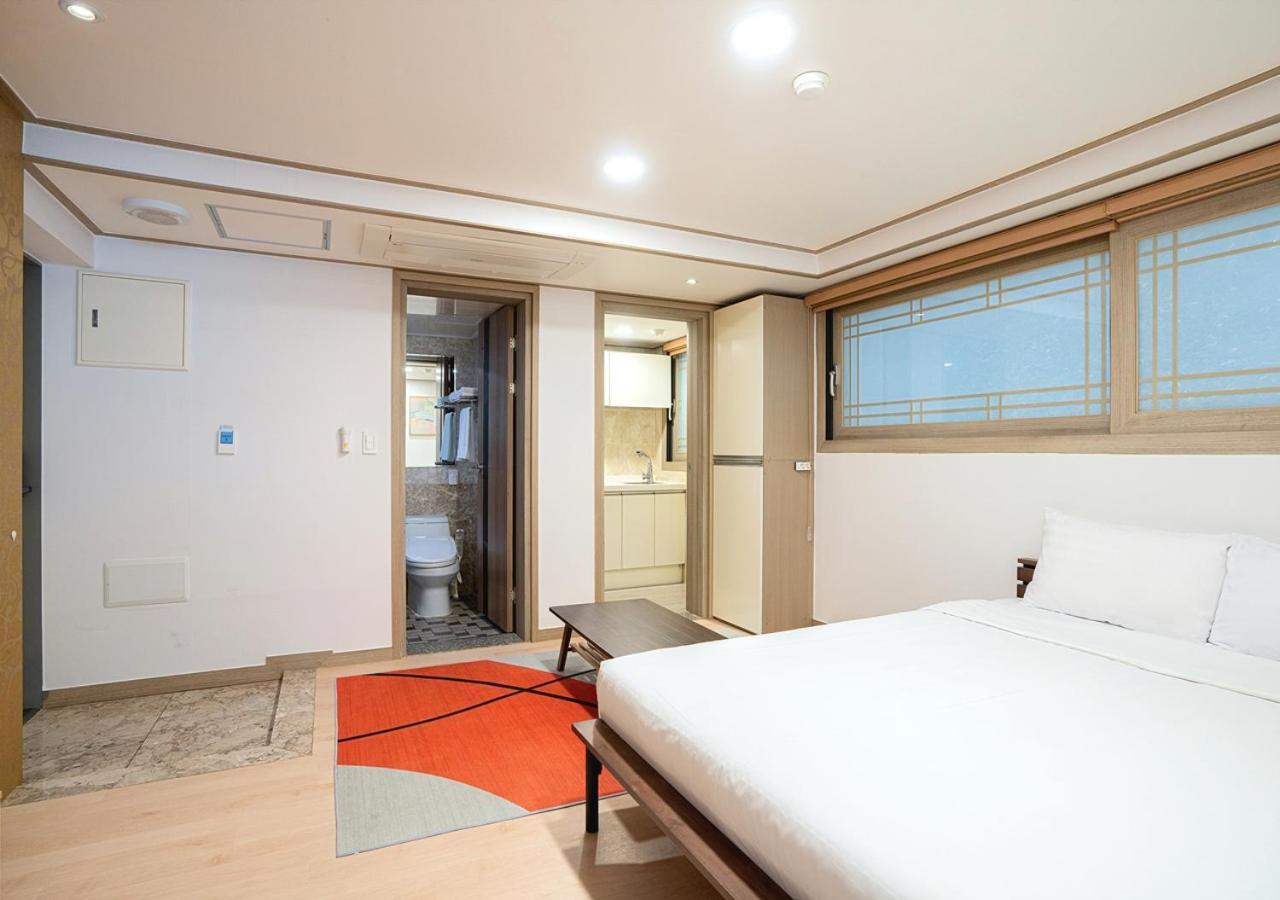 J2 Family Hotel Jeju Bagian luar foto